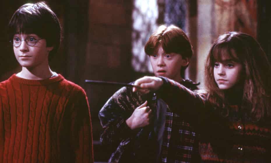 I tre protagonisti ne La pietra filosofale, uscito 20 anni fa, e celebrato in Harry Potter 20th Anniversary 